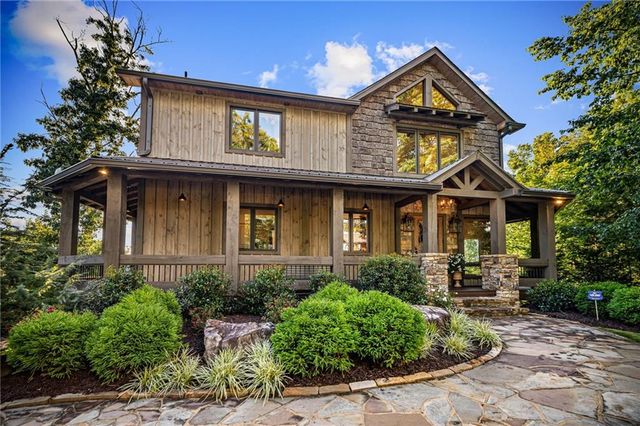 520 Overlook Drive, Blue Ridge, GA 30513
