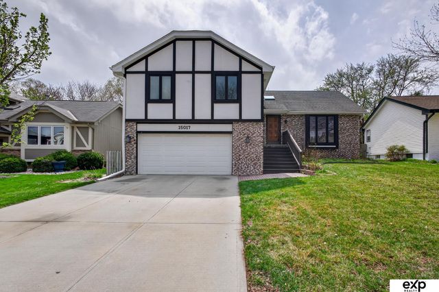 15017 Pepperwood Drive, Omaha, NE 68154