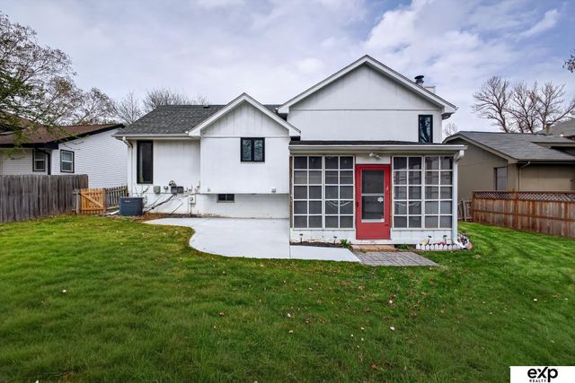 15017 Pepperwood Drive, Omaha, NE 68154