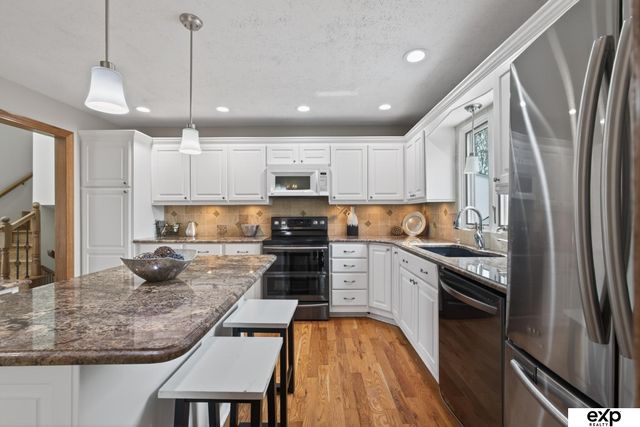 15017 Pepperwood Drive, Omaha, NE 68154