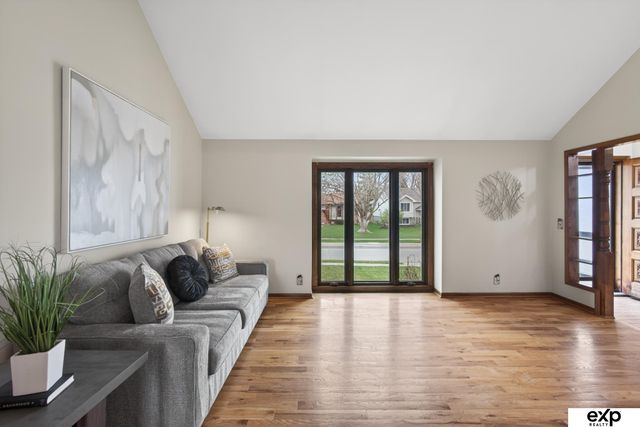 15017 Pepperwood Drive, Omaha, NE 68154