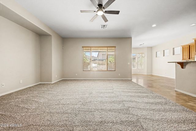 2023 W CHIMNEY ROCK Road, Phoenix, AZ 85085