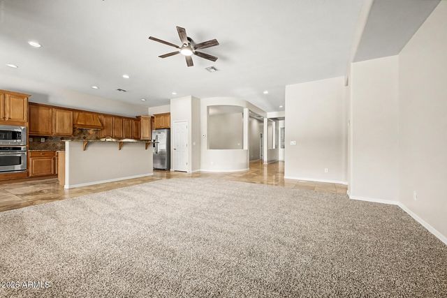 2023 W CHIMNEY ROCK Road, Phoenix, AZ 85085