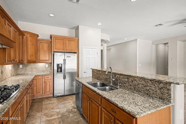 2023 W CHIMNEY ROCK Road, Phoenix, AZ 85085