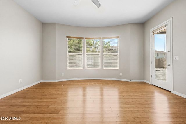 2023 W CHIMNEY ROCK Road, Phoenix, AZ 85085
