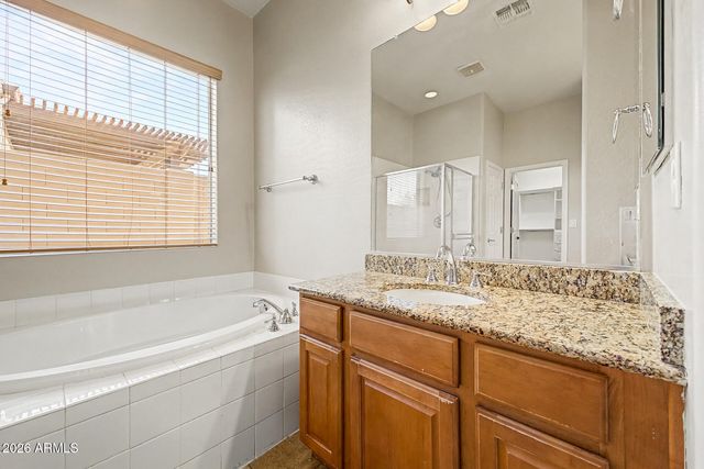 2023 W CHIMNEY ROCK Road, Phoenix, AZ 85085