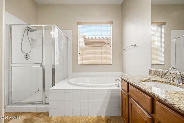 2023 W CHIMNEY ROCK Road, Phoenix, AZ 85085