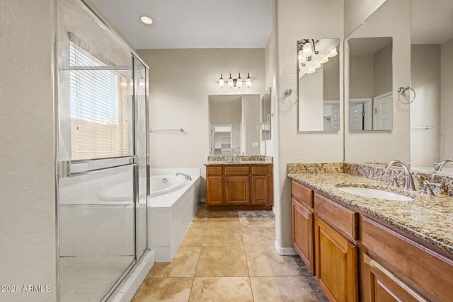 2023 W CHIMNEY ROCK Road, Phoenix, AZ 85085