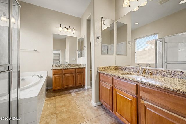 2023 W CHIMNEY ROCK Road, Phoenix, AZ 85085