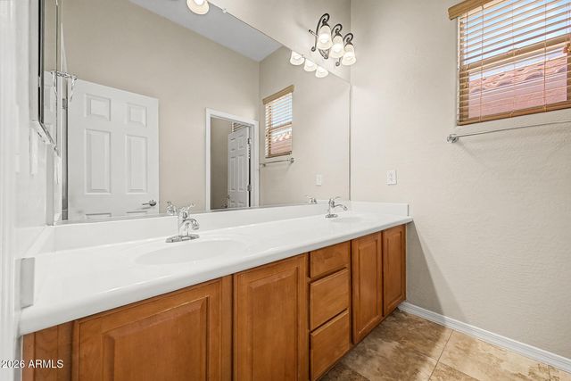 2023 W CHIMNEY ROCK Road, Phoenix, AZ 85085