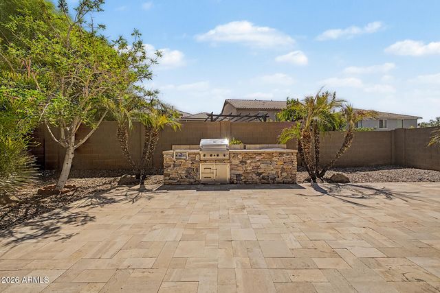 2023 W CHIMNEY ROCK Road, Phoenix, AZ 85085