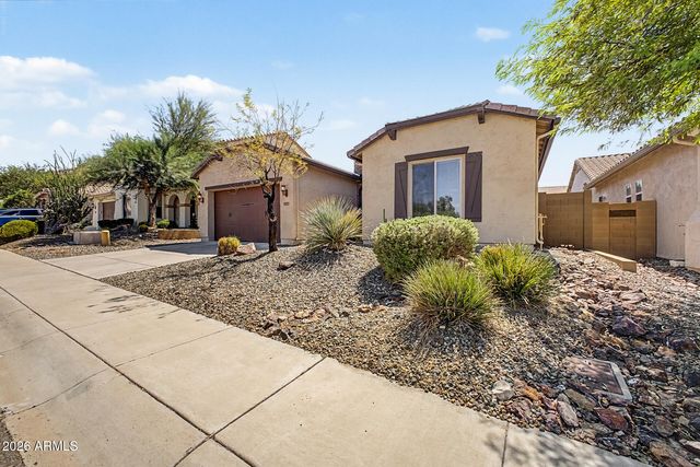 2023 W CHIMNEY ROCK Road, Phoenix, AZ 85085