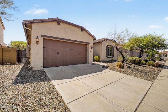 2023 W CHIMNEY ROCK Road, Phoenix, AZ 85085