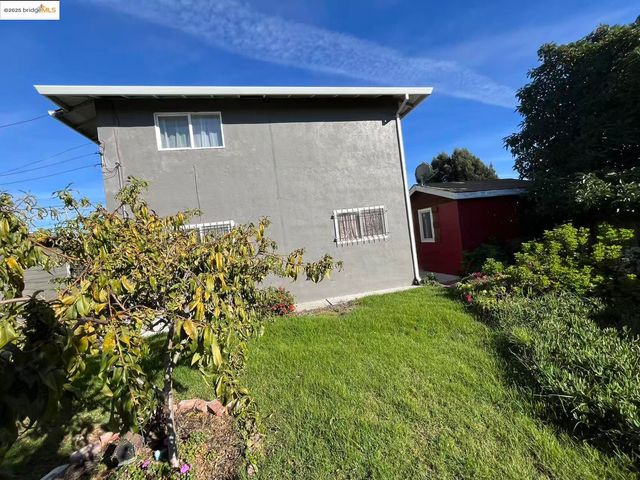 262 Fitzpatrick Rd, Oakland, CA 94603