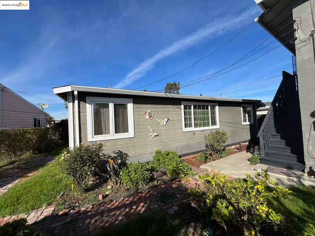 262 Fitzpatrick Rd, Oakland, CA 94603