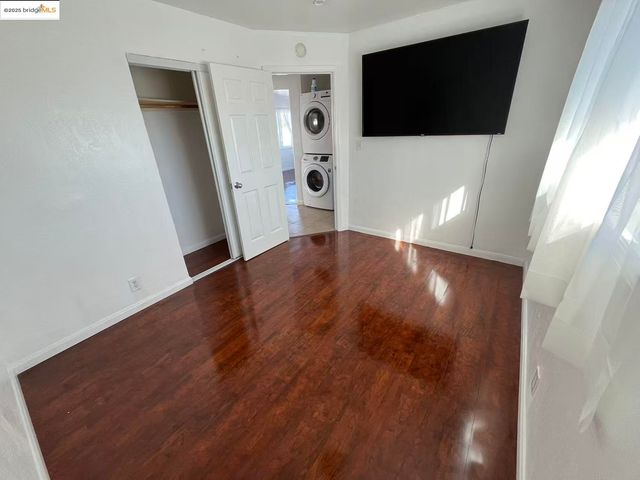 262 Fitzpatrick Rd, Oakland, CA 94603