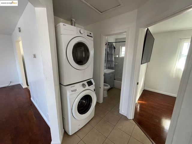 262 Fitzpatrick Rd, Oakland, CA 94603