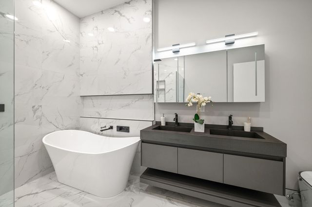 466 N Paulina Street 203, Chicago, IL 60622