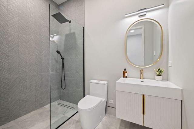 466 N Paulina Street 203, Chicago, IL 60622