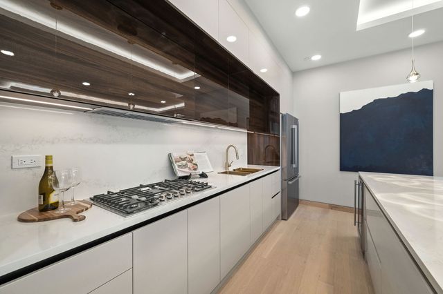 466 N Paulina Street 203, Chicago, IL 60622