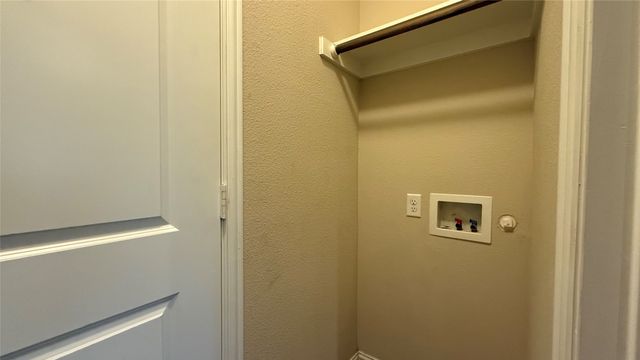 173 Barrington Lane, Lewisville, TX 75067