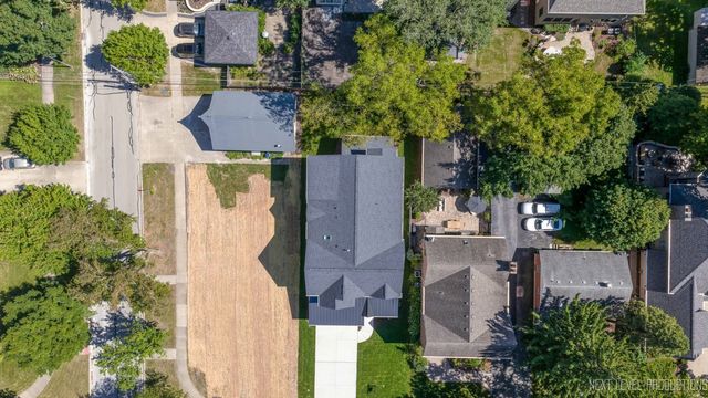 664 N Webster Street, Naperville, IL 60563