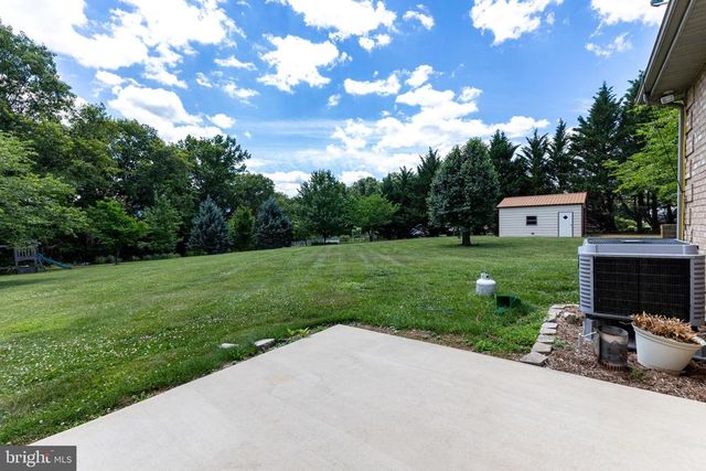 825 PARKVIEW ESTATES RD, Luray, VA 22835