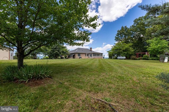 825 PARKVIEW ESTATES RD, Luray, VA 22835