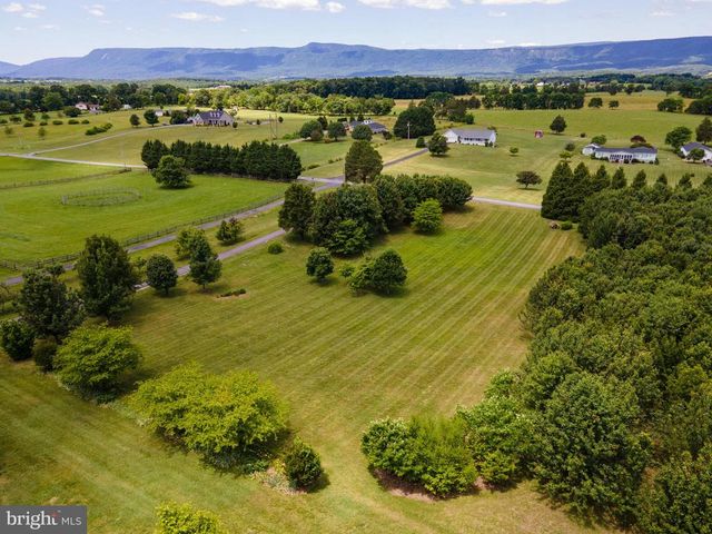 825 PARKVIEW ESTATES RD, Luray, VA 22835