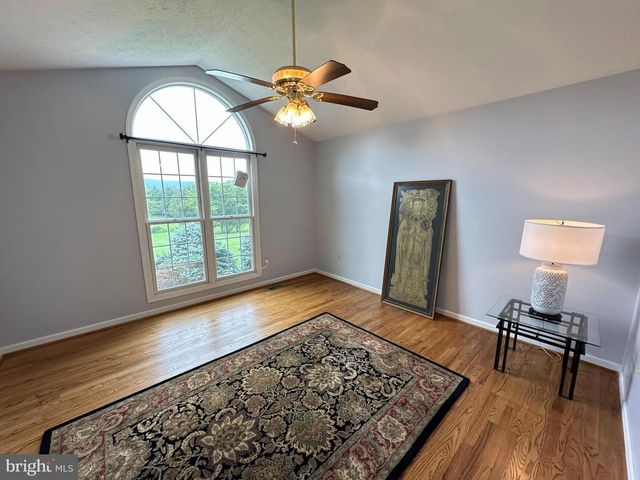 825 PARKVIEW ESTATES RD, Luray, VA 22835
