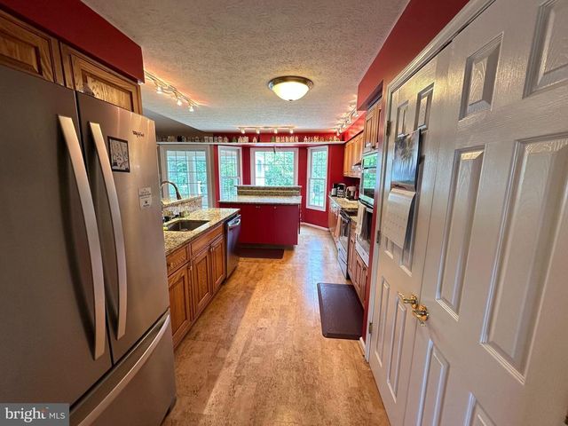 825 PARKVIEW ESTATES RD, Luray, VA 22835