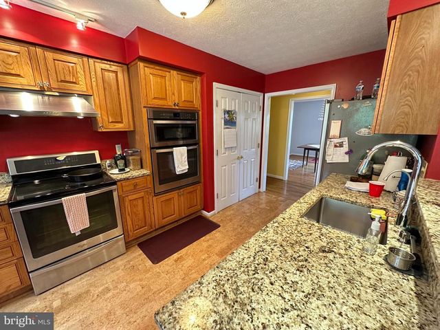 825 PARKVIEW ESTATES RD, Luray, VA 22835