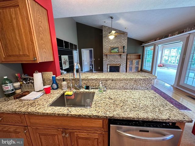 825 PARKVIEW ESTATES RD, Luray, VA 22835