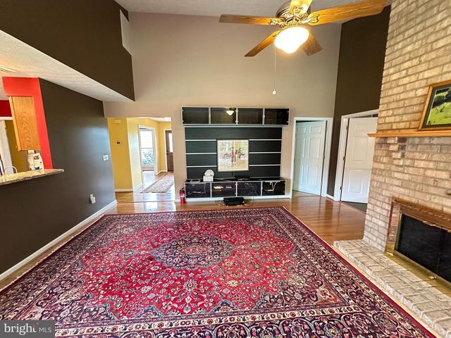825 PARKVIEW ESTATES RD, Luray, VA 22835
