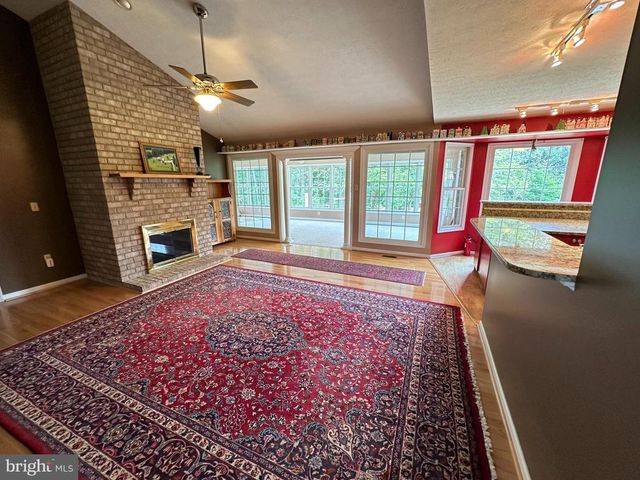 825 PARKVIEW ESTATES RD, Luray, VA 22835