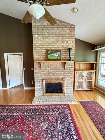 825 PARKVIEW ESTATES RD, Luray, VA 22835