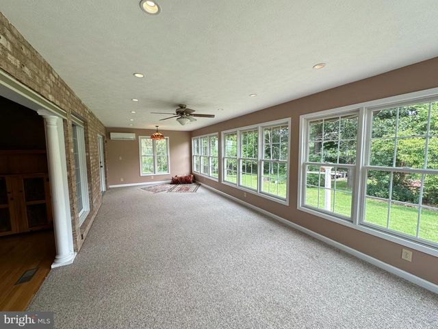 825 PARKVIEW ESTATES RD, Luray, VA 22835