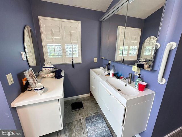 825 PARKVIEW ESTATES RD, Luray, VA 22835
