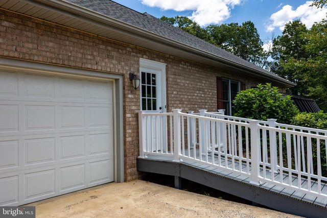 825 PARKVIEW ESTATES RD, Luray, VA 22835