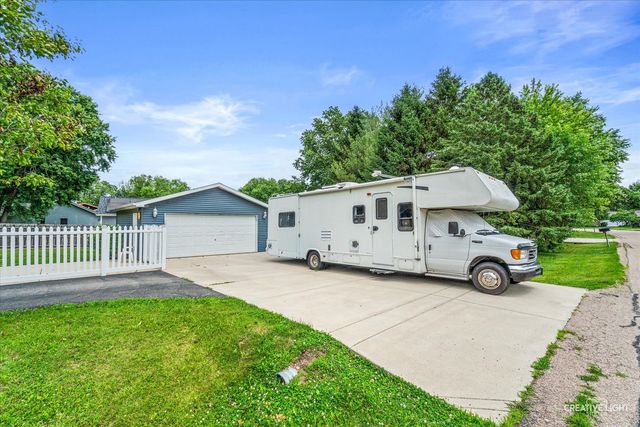 883 Holiday Drive, Lake Holiday, IL 60548