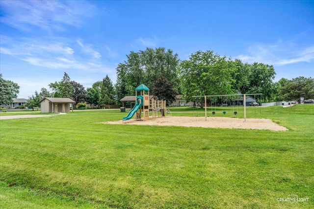883 Holiday Drive, Lake Holiday, IL 60548