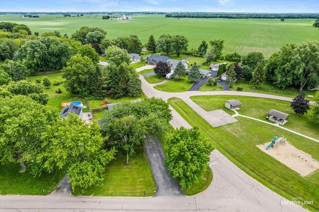 883 Holiday Drive, Lake Holiday, IL 60548