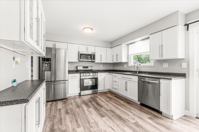 883 Holiday Drive, Lake Holiday, IL 60548