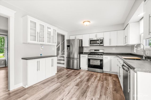 883 Holiday Drive, Lake Holiday, IL 60548