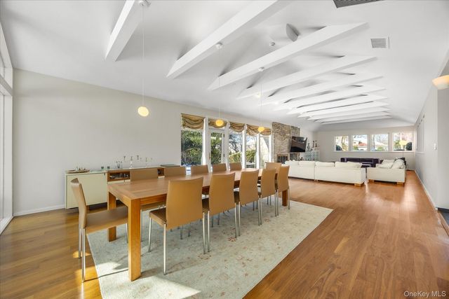 20 Henhawk Road, Great Neck, NY 11024