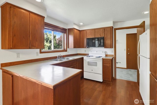 811 Vine Cir, Lynden, WA 98264