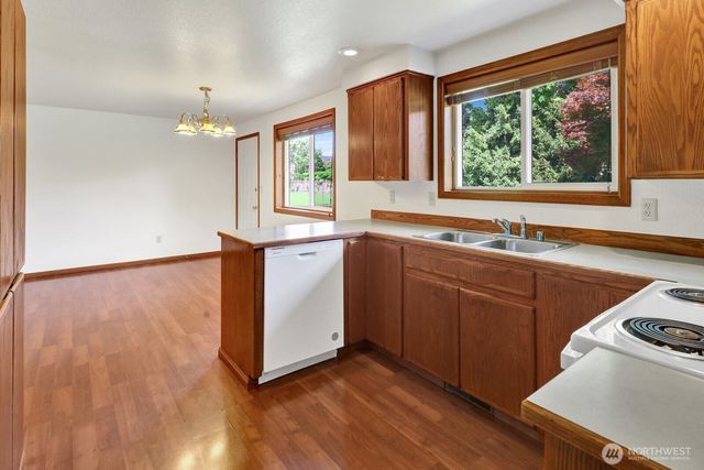 811 Vine Cir, Lynden, WA 98264