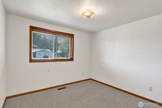811 Vine Cir, Lynden, WA 98264