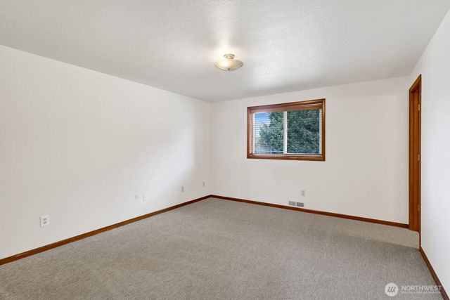 811 Vine Cir, Lynden, WA 98264
