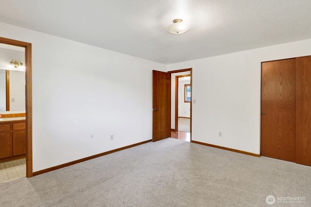 811 Vine Cir, Lynden, WA 98264